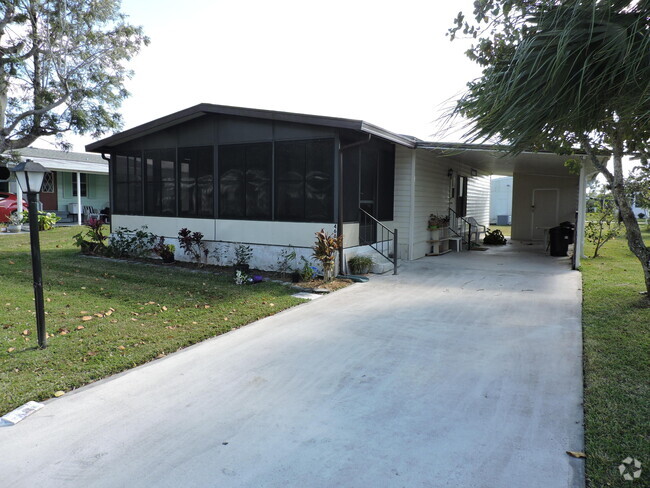 Building Photo - 4684 SE Corkwood Terrace Rental