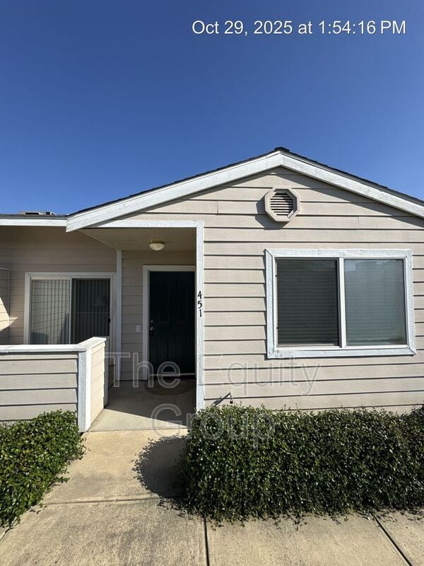 Photo - 451 N Park St