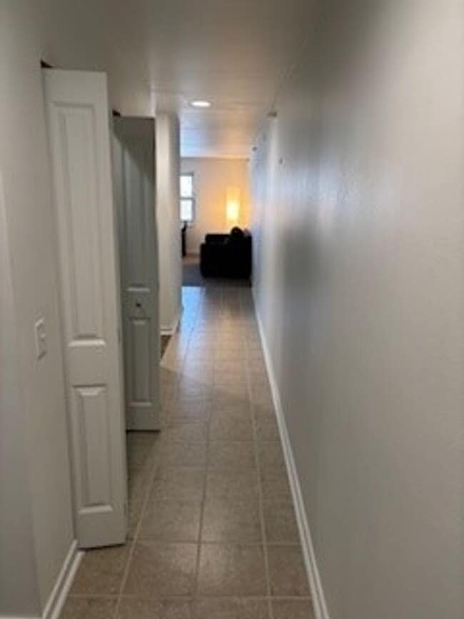 Photo - Bright and Spacious Condo for Rent in Downtown Verona