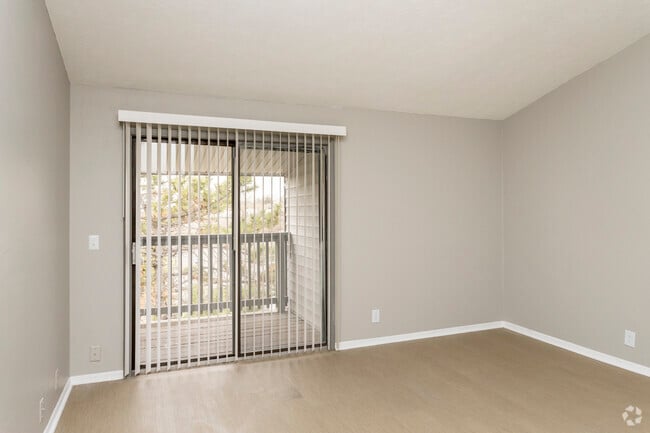 1BR, 1BA - 680SF - Reserve at the Knolls Apartments and Townh...