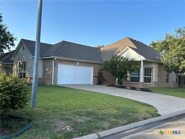 Building Photo - 2600 Garden Brook Trail