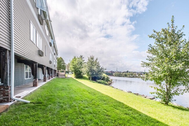 Photo - Riverhouse Apartments