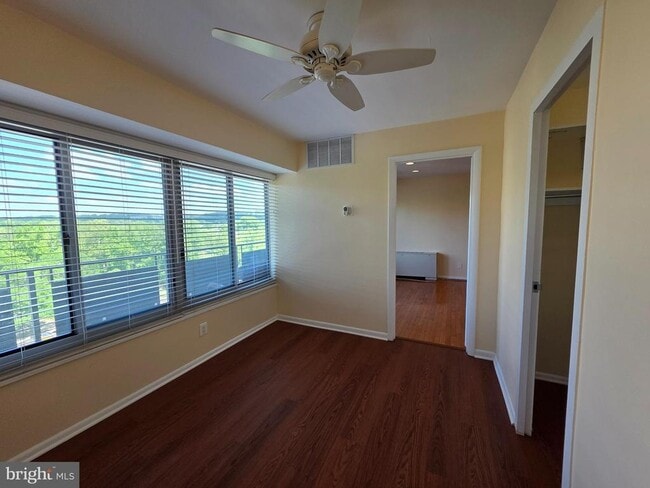 Photo - 5340 Holmes Run Pkwy Unit 709