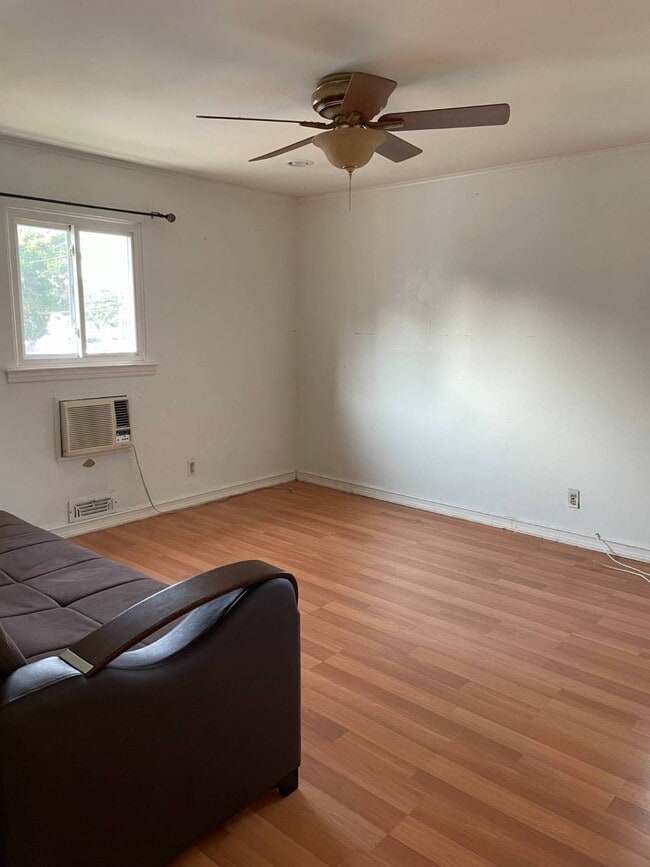 Photo - 9 N Fordham Rd