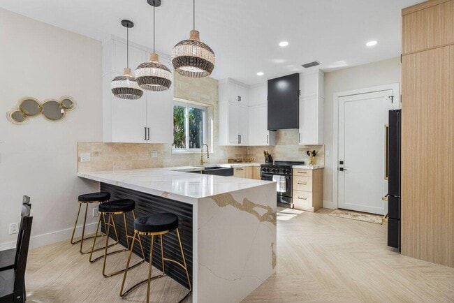 Photo - 1920 Spanish Trail