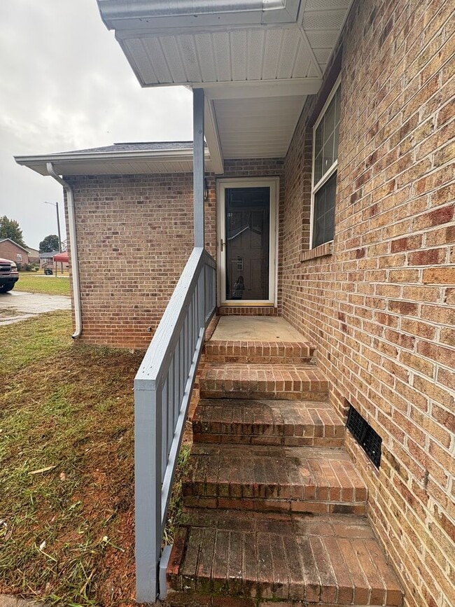 Photo - Modern Comfort Meets Peaceful Living – Onl...