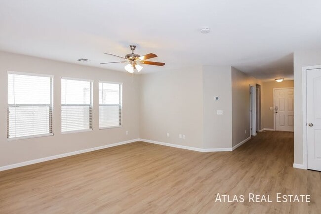 Photo - 11171 W Garfield St