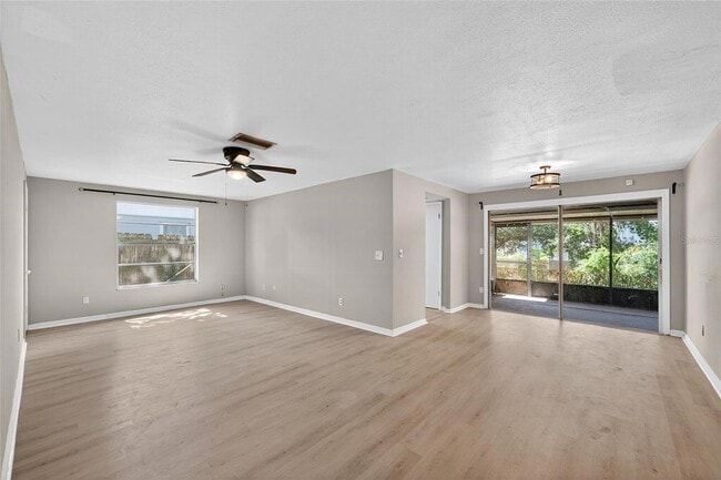 Photo - 1712 Village Ct