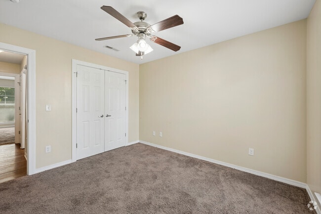 2BR, 1BA - 817SF - Primary Bedroom