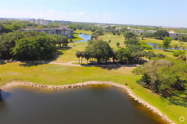 Building Photo - 3510 Oaks Way Unit 604 Rental