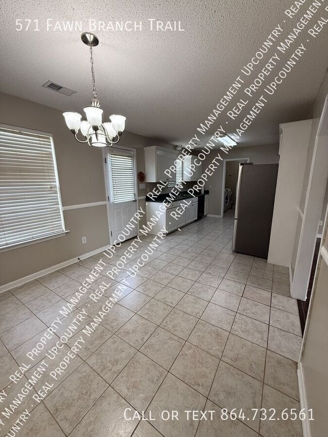 Photo - 571 Fawn Branch Trail