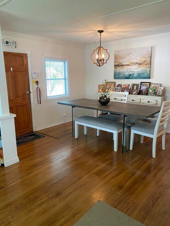 Photo - 17 Madrid Ln