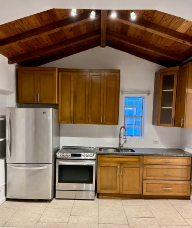 Photo - 625 NE 88th St