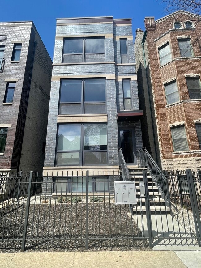 Building Photo - 2848 N Damen Ave Unit 1 Rental
