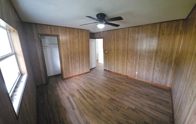 Photo - 221 Edison Drive