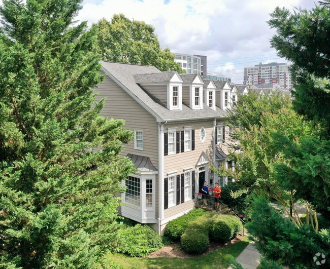 Building Photo - 717 McClure Dr Rental