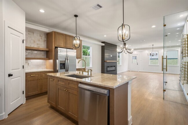 Photo - 884 Prosper St