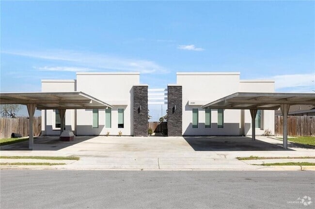 Building Photo - 3409 Sahara Dr Unit 2 Rental