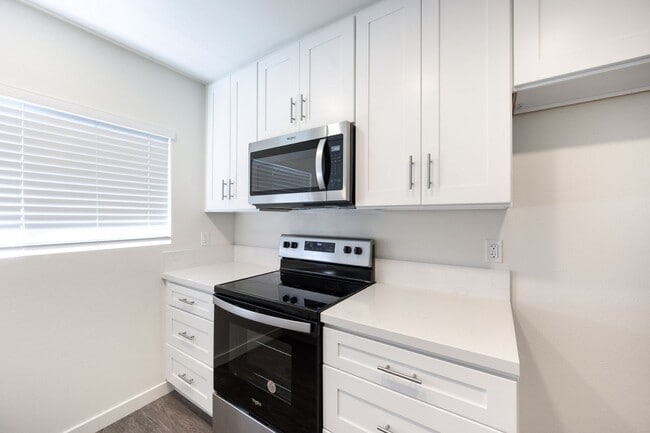 Photo - Country Squire Apartments