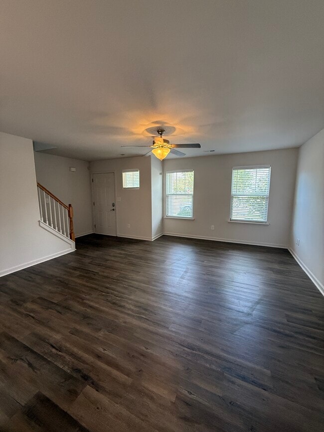 Photo - 256 Old Woolen Mill Ln