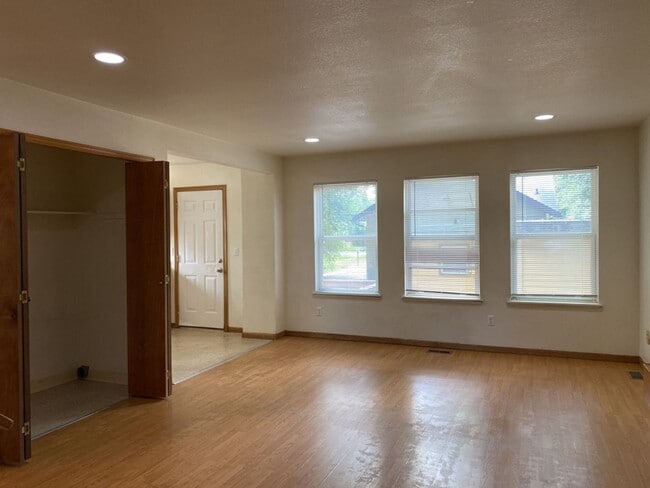 Photo - STUDENTS WELCOME! Single-Family Home Walking Distance to CSU!