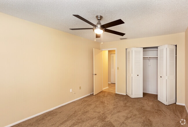 1BD/1BA - 722 SqFt - Bedroom