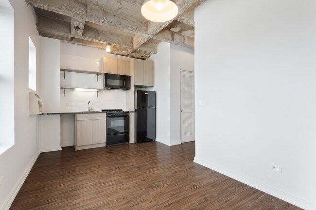 Photo - 1325 W Wilson Ave Unit 1006