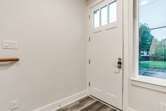 Photo - 3145 Forest Park Blvd Unit Full