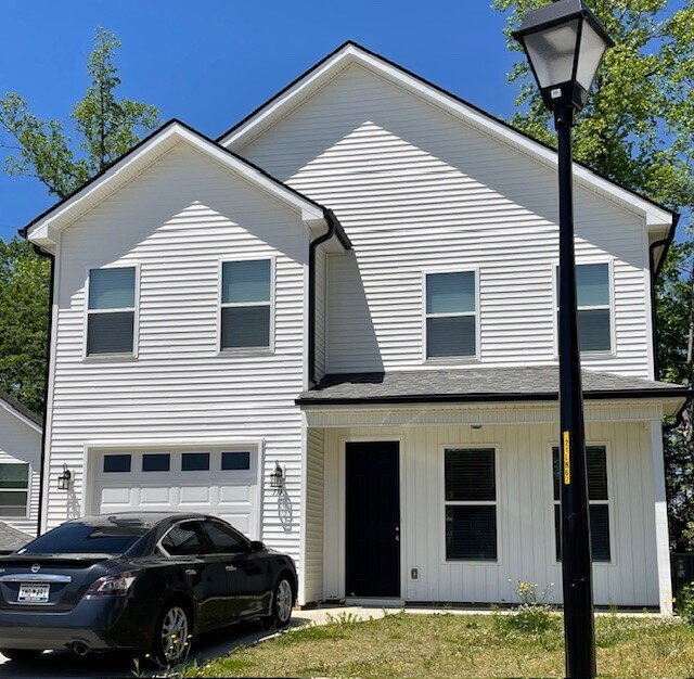 Photo - ???? Charming 3BR/2BA in the Heart of Travelers Rest – Minutes to Downtown, Swamp Rabbit Trail & ...