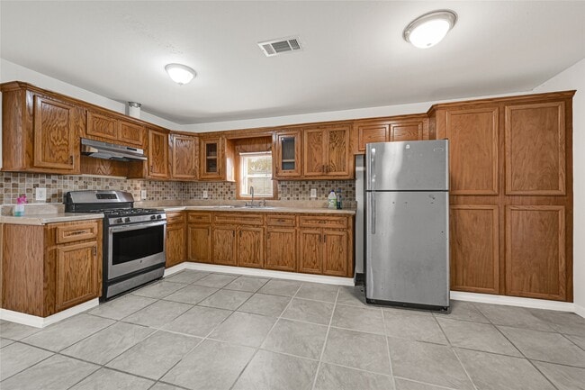 Photo - 715 N 1st St
