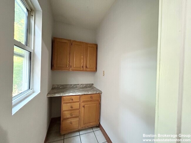 Photo - 18 Eastman St