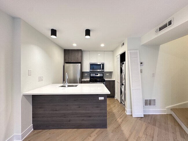 Photo - 959 W Grace St Unit 101i