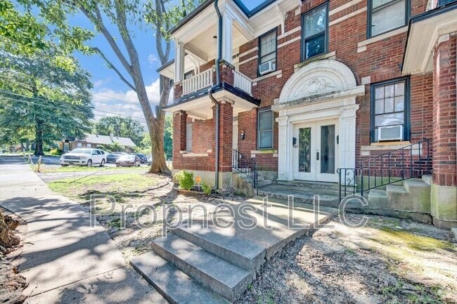 Building Photo - 1359 Linden Ave Rental