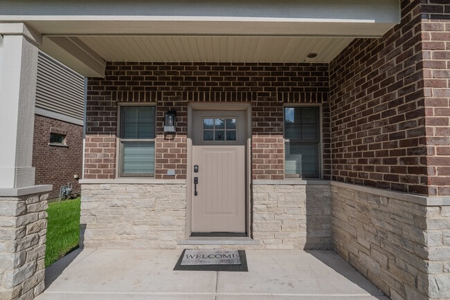 Photo - 411 W Pierce Rd