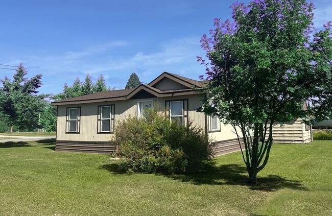 Photo - Charming 3 Bedroom Home in Quiet, Tree Lined Neighborhood