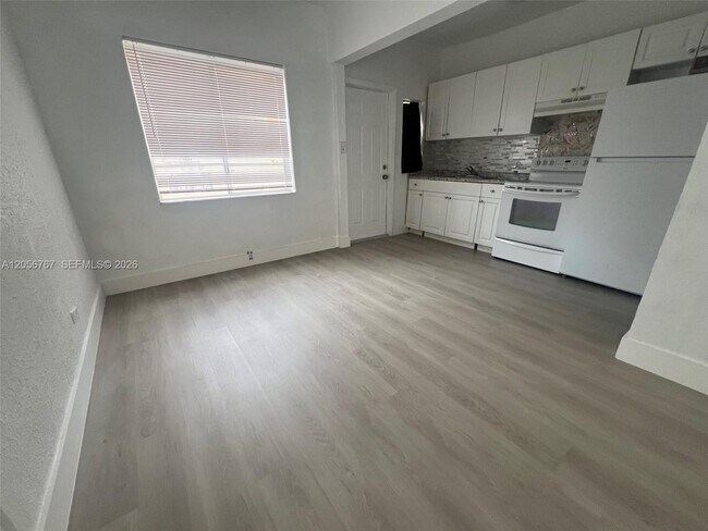 Photo - 1326 SW 6th St Unit 10
