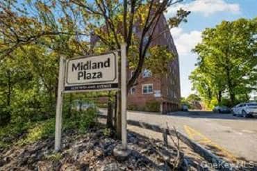 Building Photo - 1234 Midland Ave Unit 1C