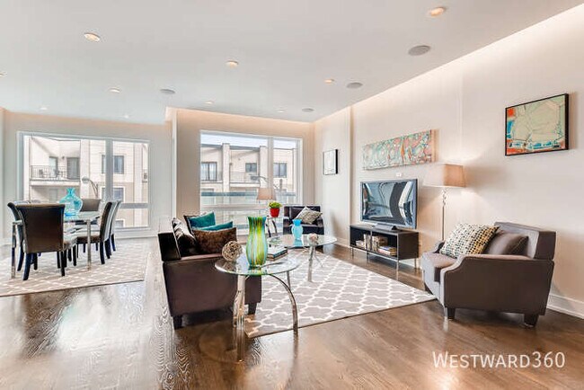 Photo - 880 N Milwaukee Ave Unit 5S