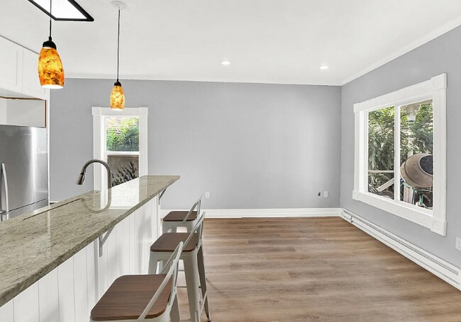 Photo - 523 Windsor St