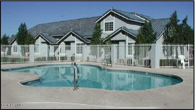 Building Photo - 860 N McQueen Rd