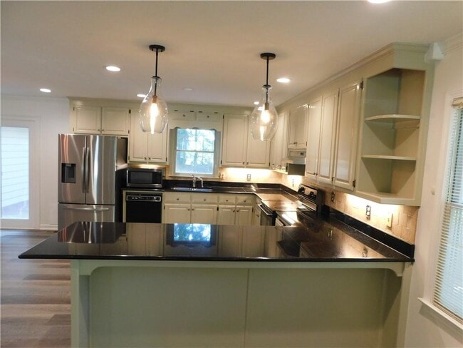 Photo - 2460 Hinton Rd