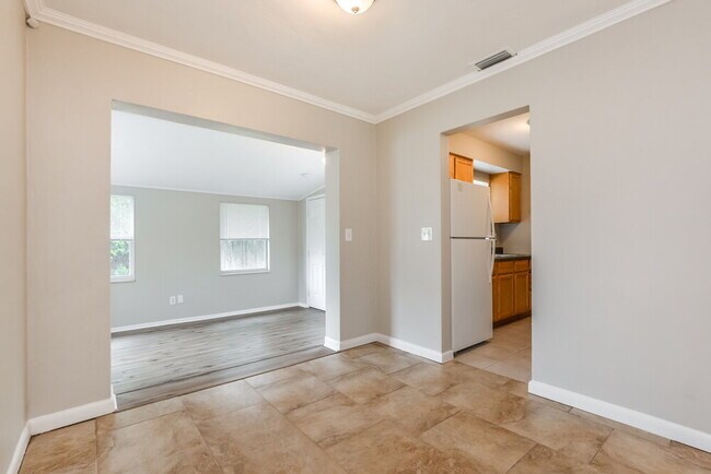 Photo - 1094 Whitewood Dr