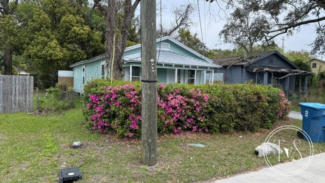 Photo - MOVE-IN SPECIAL: FREE 1ST FULL MONTH'S RENT!**