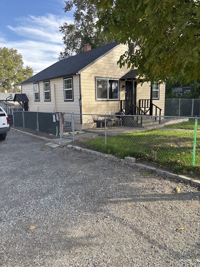 Photo - 205 S Washington St