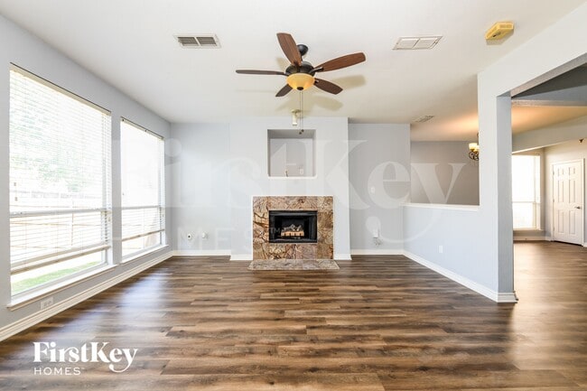 Photo - 4909 Lodgepole Ln