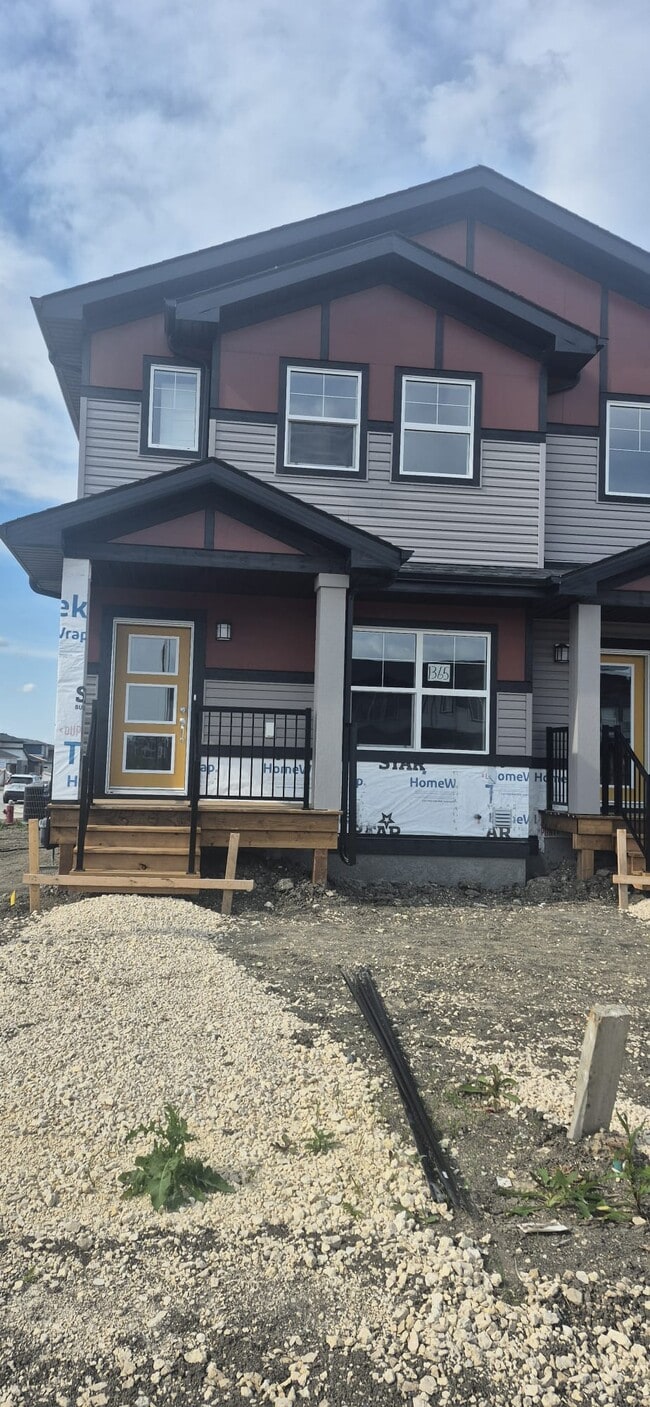 Building Photo - 1365 Devonshire Dr W