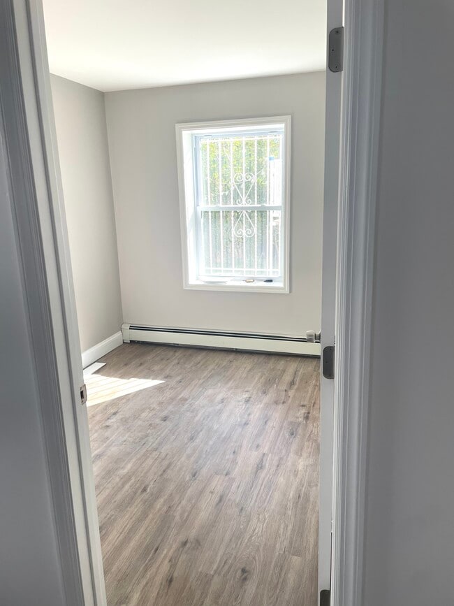 668 Norwood Ter Unit 1st floor apartment House Rental in Elizabeth