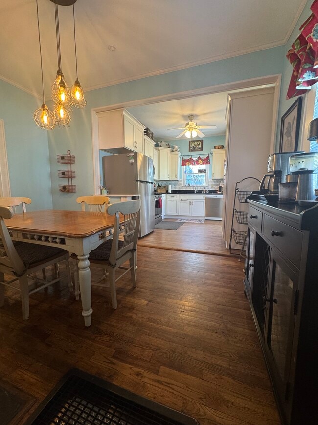 Photo - 320 E 5th Ave