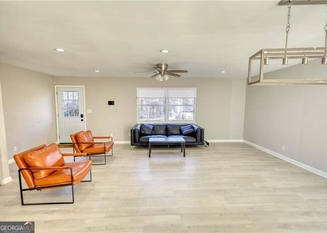 Photo - 115 Holly Brook Rd SW