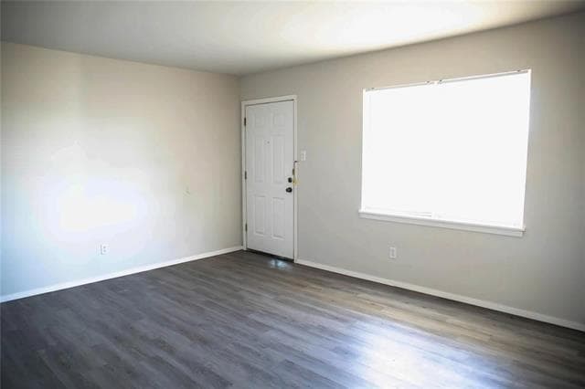 Photo - 2498 Yorktown Dr